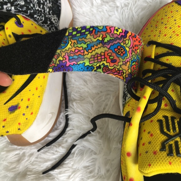Nike Custom Kyrie Sneakers - Picture 6 of 9